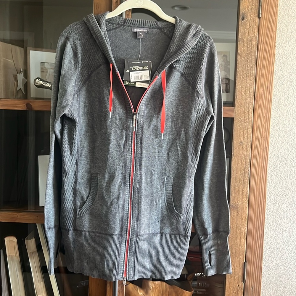 NWT Eddie Bauer zipfront performance adventure sweatshirt. size medium